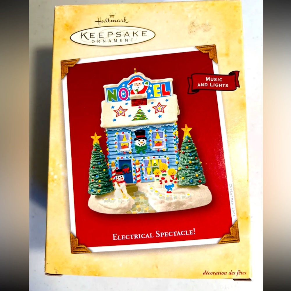 Hallmark Keepsake 2004 ELECTRICAL SPECTACLE Ornament! Music and Lights House!